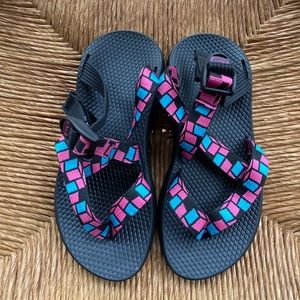Chaco size W6 pink/blue strappy sandals NEW